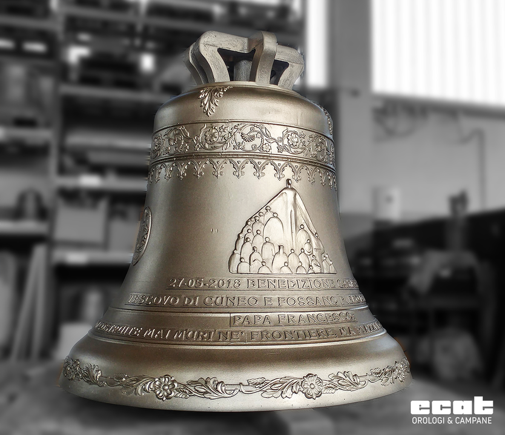 Traditional Bronze Bell - Craftsmanship Excellence and Unique Sounds
